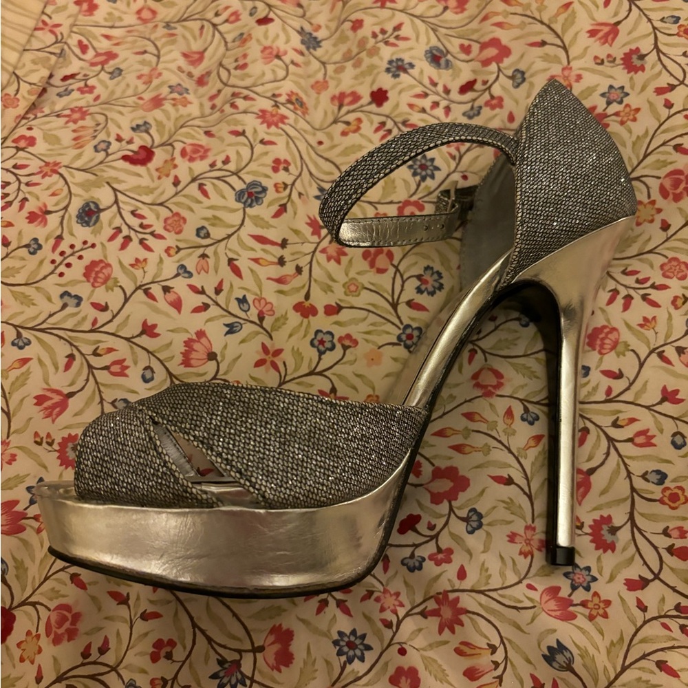 Stilettos - Picture 4 of 7